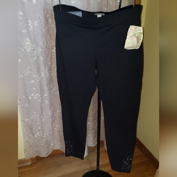 COPY - 🆕️One World | Black Leggings - Picture 8 of 9